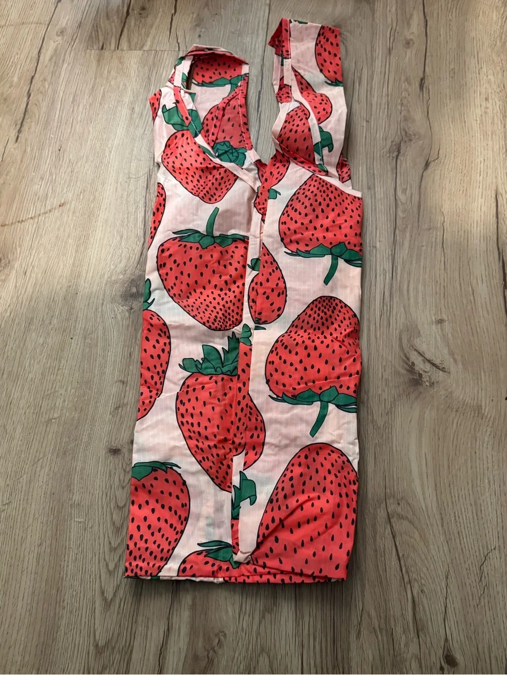 BAGGU Strawberry Print Tote in Pink and Green